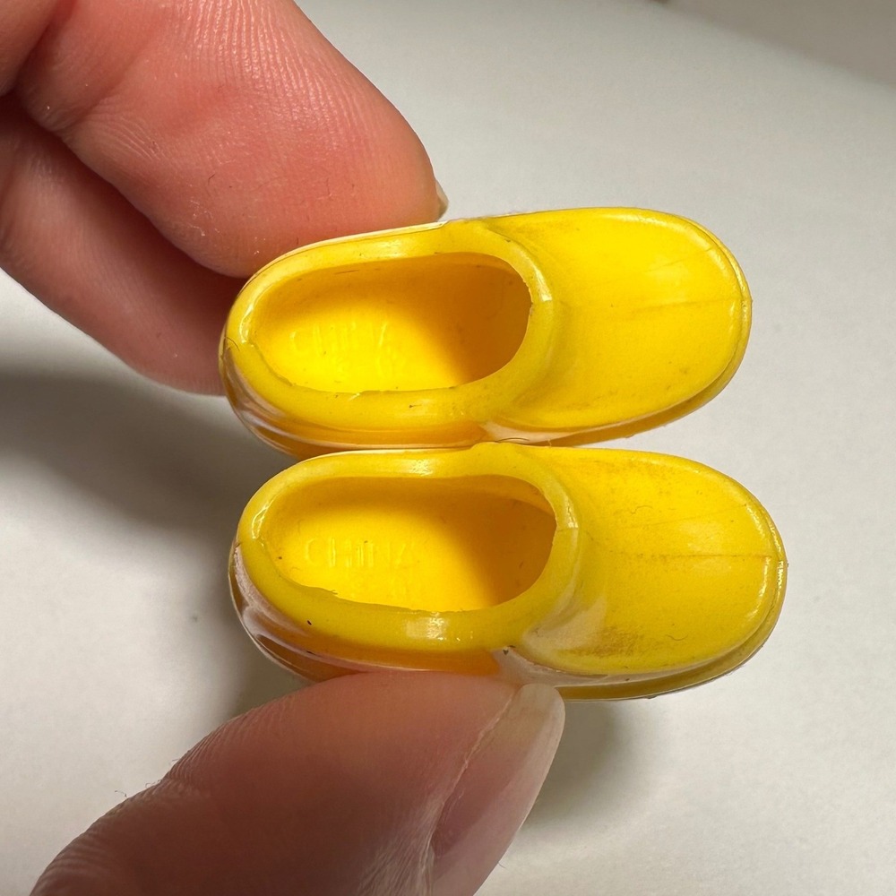 Vintage Fashion Doll Slide On Sneakers Yellow‎ - Picture 6 of 7